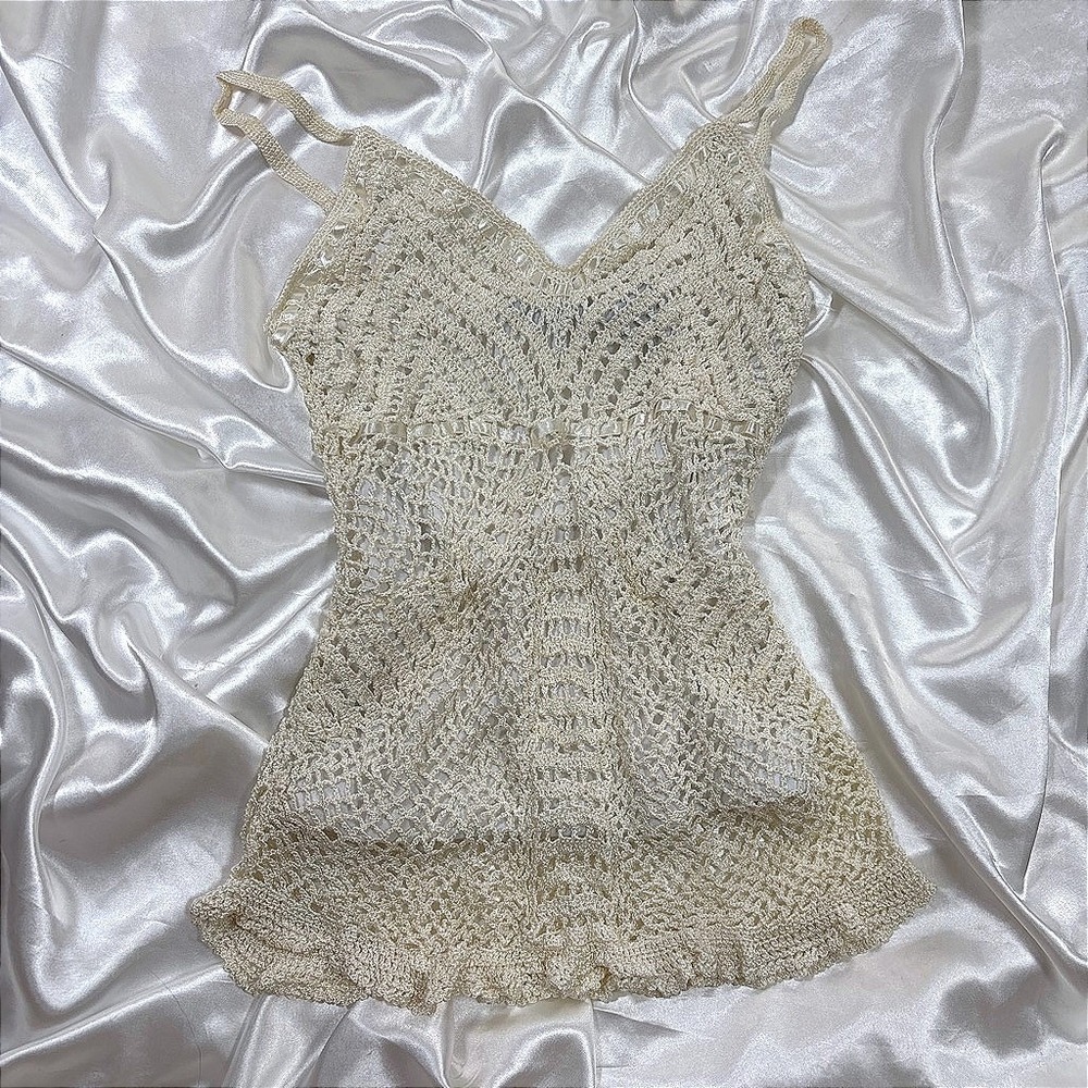 y2k Cami Top Cream Excellent Senso Crochet Knit Ruffle Hem Ribbon Detail M/M
